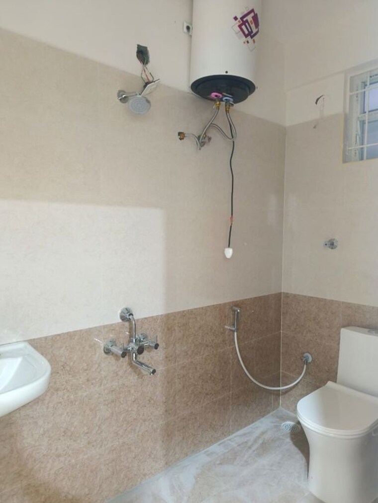 Bathroom, trishul-happy-homes 2.5 Bedroom 1422 Sq.Ft. Apartment In Electronic City Bangalore 9806506