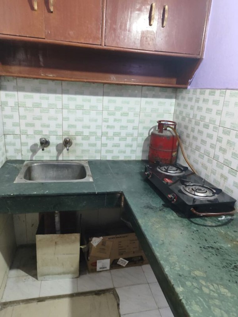 Kitchen, dhavalgiri-apartment-sector-11 1 Bedroom 450 Sq.Ft. Builder Floor In Sector 11 Noida 9806653