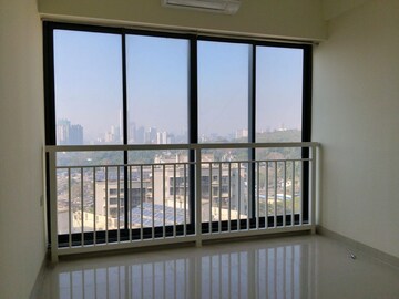 Room in 2 BHK Apartment at Malad East – for Rent