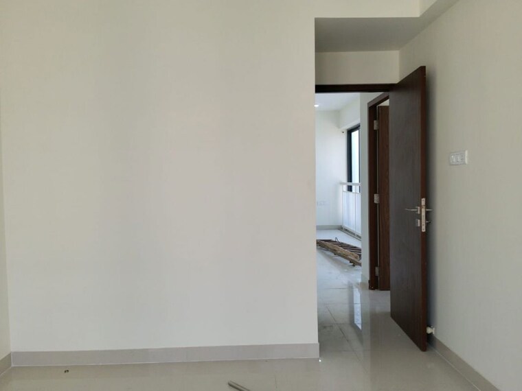 Room, malad east 2 Bedroom 788 Sq.Ft. Apartment In Malad East Mumbai 9806670