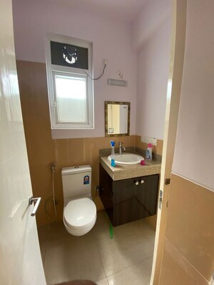 Bathroom in 3.5 BHK Apartment at Emaar Emerald Floors Premier, Sector 65 – for Rent