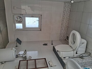 Bathroom in 4 BHK Apartment at CHD Avenue 71, Sector 71 – for Rent