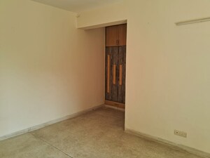 Room in 4 BHK Apartment at CHD Avenue 71, Sector 71 – for Rent