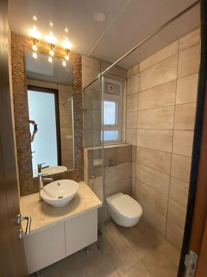 Bathroom in 3.5 BHK Apartment at Prestige Fairfield, Rmv 2nd Stage – for Rent