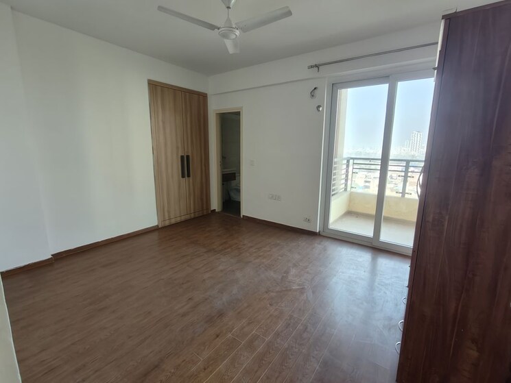 Room, tulip-violet 3 Bedroom 1578 Sq.Ft. Apartment In Sector 69 Gurgaon 9806753