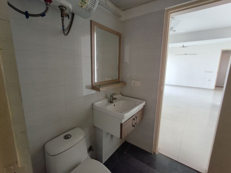 Bathroom, tulip-violet 3 Bedroom 1578 Sq.Ft. Apartment In Sector 69 Gurgaon 9806753
