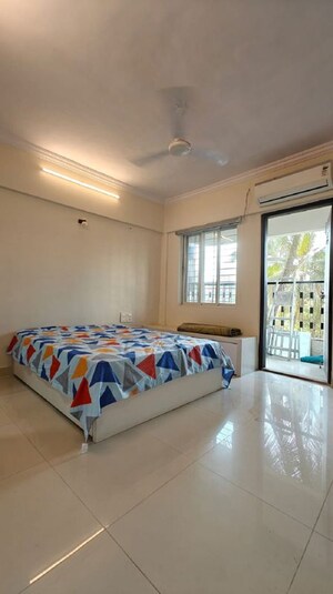 Bedroom in 2 BHK Apartment at Bandra West – for Rent