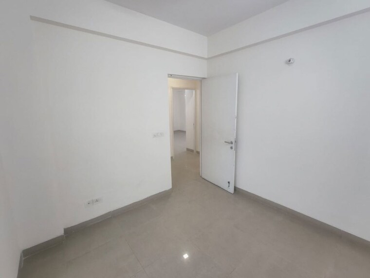 Room, tulip-violet 3 Bedroom 1578 Sq.Ft. Apartment In Sector 69 Gurgaon 9806790