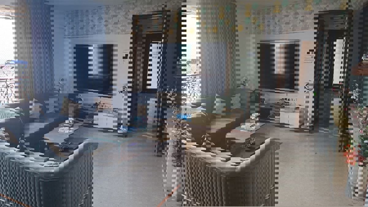 3 BHK 1500 Sq.Ft. Apartment in Hiranandani Tribeca