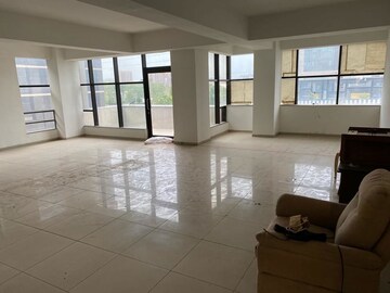 Room in  Office Space at Venus Benecia, Bodakdev – for Rent