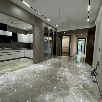 Room in 1 BHK Builder Floor at Sector 43 – for Sale