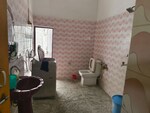 2 BHK + Pooja Room 1200 Sq.Ft. Builder Floor in Mahanagar