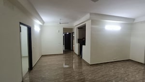 Room in 3 BHK Apartment at Amrapali Silicon City, Sector 76 – for Rent