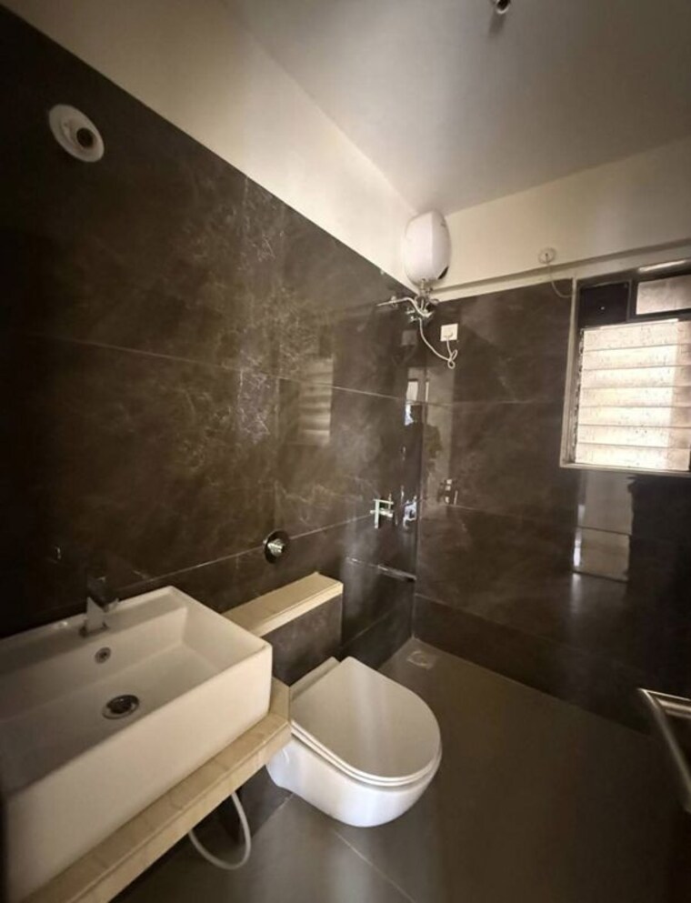 Bathroom, andheri west 2 Bedroom 750 Sq.Ft. Apartment In Andheri West Mumbai 9806868