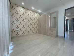 Room in 3 BHK Builder Floor at Prem Bansal Sapphire Court, Patiala Road – for Sale