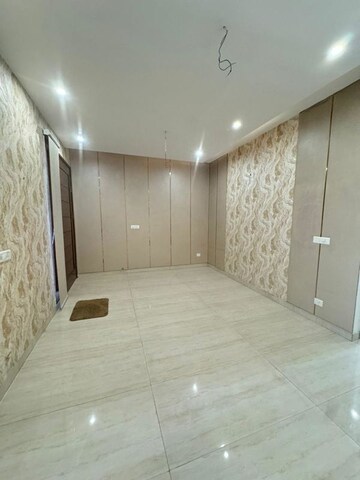 Room in 3 BHK Builder Floor at Prem Bansal Sapphire Court, Patiala Road – for Sale