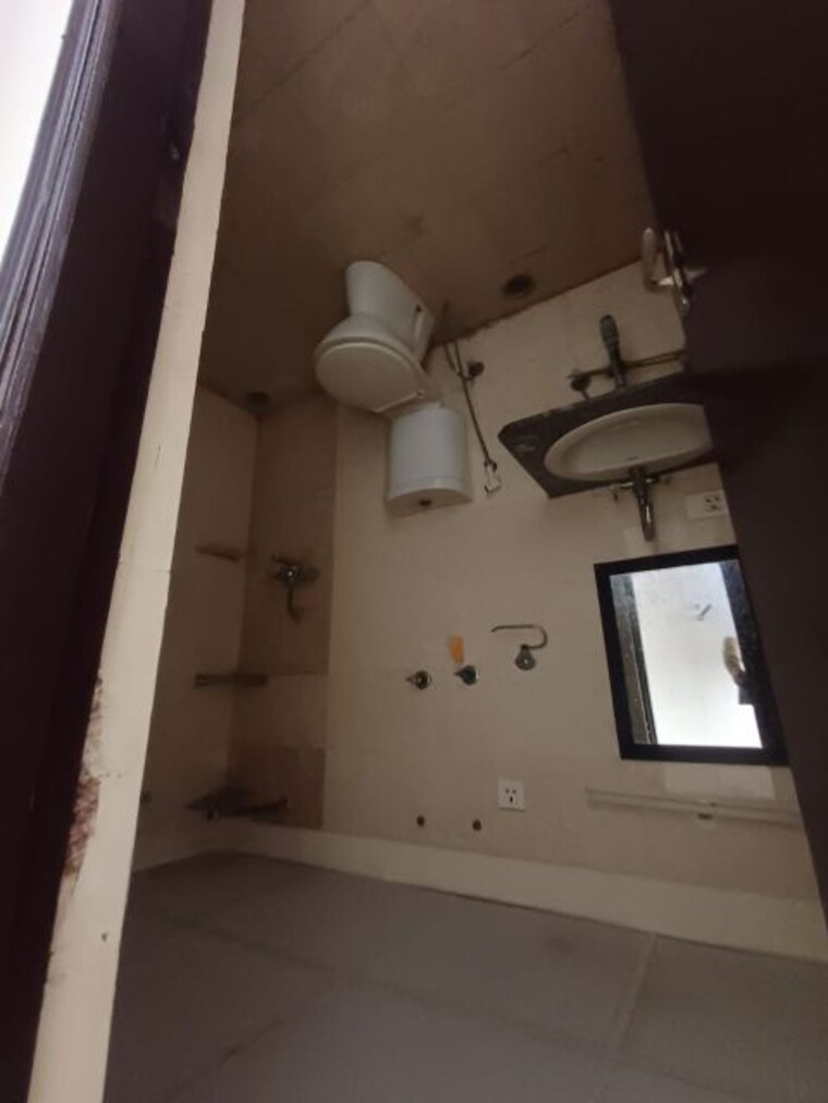 Bathroom, panchsheel-greens-ii 2 Bedroom 915 Sq.Ft. Apartment In Sector 16 Greater Noida Greater Noida 9806892