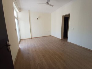 Room in 2 BHK Apartment at Panchsheel Greens II, Sector 16 Greater Noida – for Sale