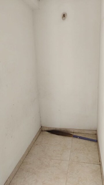 Room in 1.5 BHK Apartment at Lodha Palava City Central Park, Dombivli East – for Rent