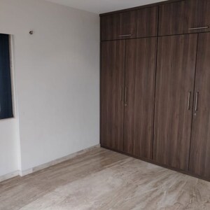 Room in 3 BHK Apartment at Santacruz East – for Rent