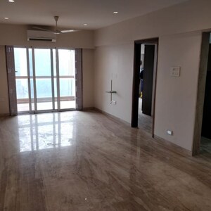 Room in 3 BHK Apartment at Santacruz East – for Rent