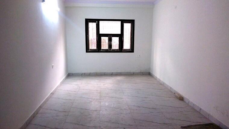 Room, prashant vihar 4 Bedroom 100 Sq.Yd. Builder Floor In Prashant Vihar Delhi 9806979