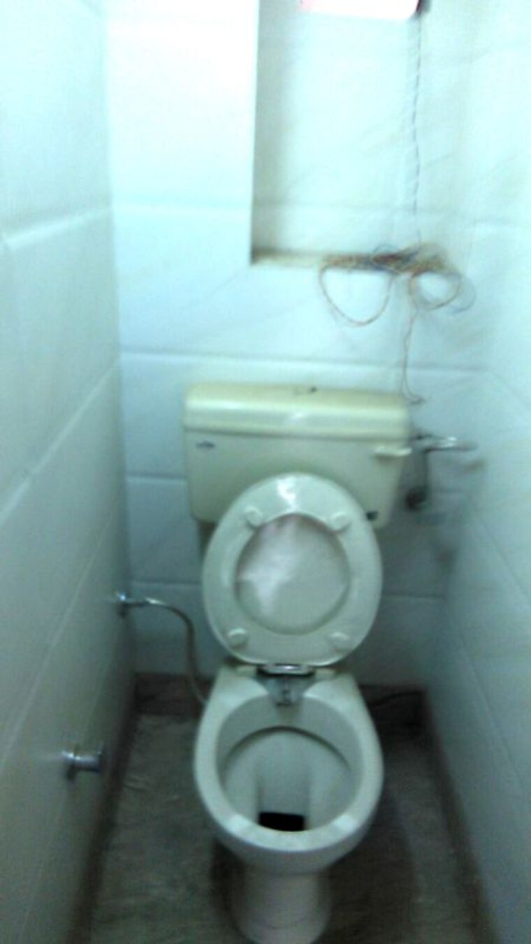 Bathroom, rohini sector 8 2.5 Bedroom 1100 Sq.Ft. Apartment In Rohini Sector 8 Delhi 9807077