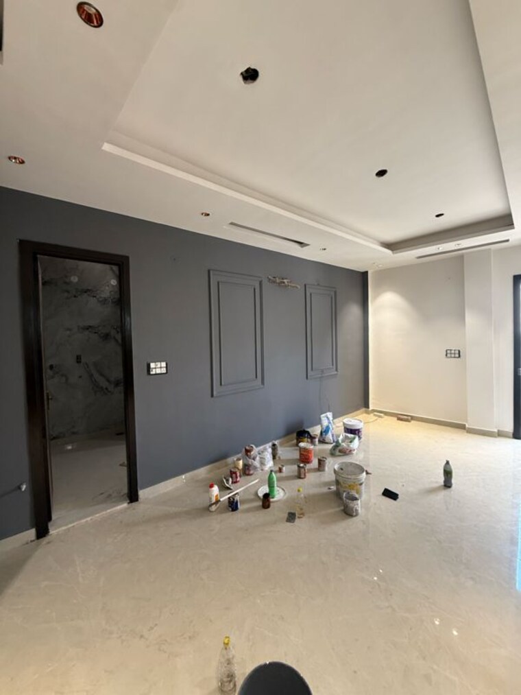 Room, south extension 3 Bedroom 117 Sq.Yd. Builder Floor In South Extension Delhi 9807188