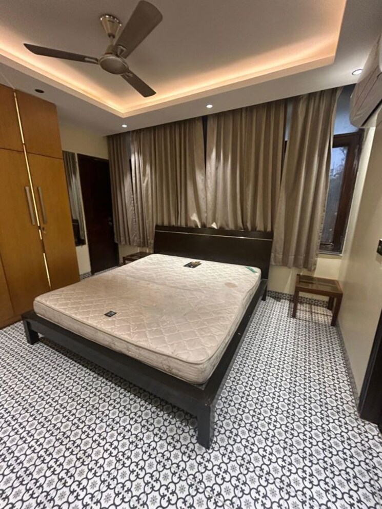 Bedroom, hauz khas 2 Bedroom 1100 Sq.Ft. Builder Floor In Hauz Khas Delhi 9807216