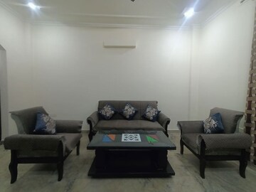 Living Room in 2 BHK Builder Floor at Sector 45 – for Rent