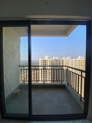 Room in 2 BHK Apartment at Runwal Gardens Phase 3, Dombivli East – for Rent