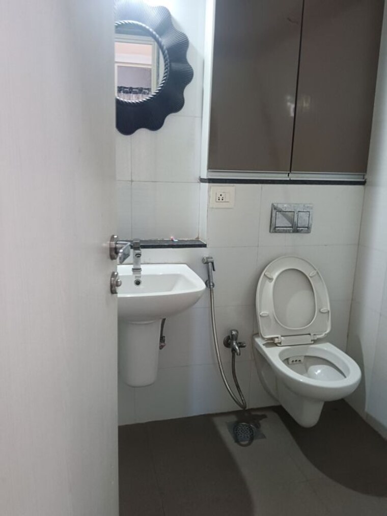 Bathroom, rustomjee-urbania-azziano 2 Bedroom 698 Sq.Ft. Apartment In Thane West Thane 9807425