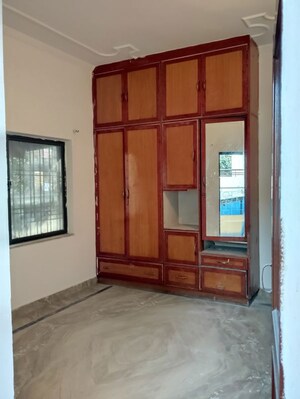 Bedroom in 3 BHK Builder Floor at Sector 16 – for Rent