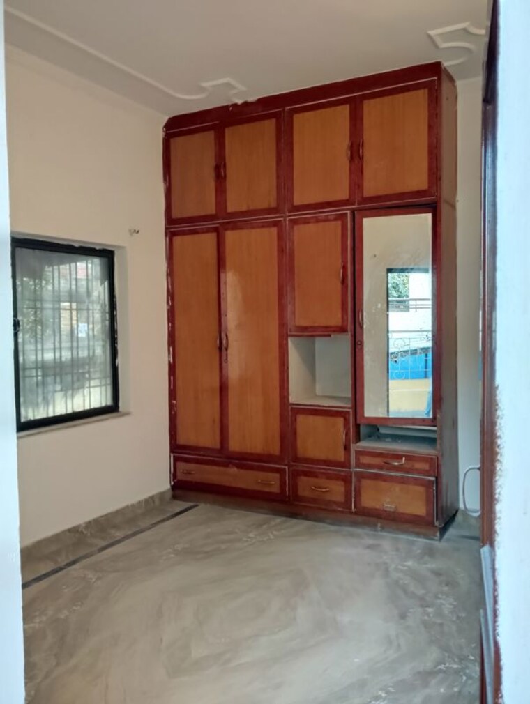 Bedroom, sector 16 3 Bedroom 2250 Sq.Ft. Builder Floor In Sector 16 Faridabad 9807459