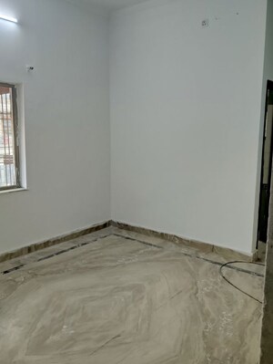 Bedroom in 3 BHK Builder Floor at Sector 16 – for Rent