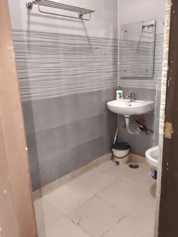 Bathroom in 2 BHK Builder Floor at Sector 39 – for Rent