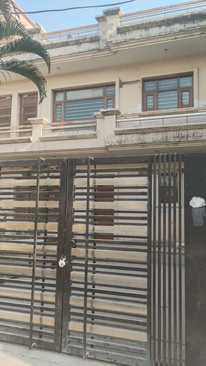 2 BHK Apartment – Exterior View View at Sector 10 - for Rent