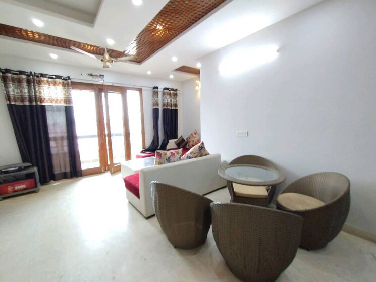 Living Room, sector 10 2 Bedroom 1800 Sq.Ft. Apartment In Sector 10 Gurgaon 9807469