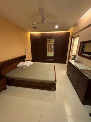 Bedroom in 3 BHK Apartment at Bandra West – for Rent