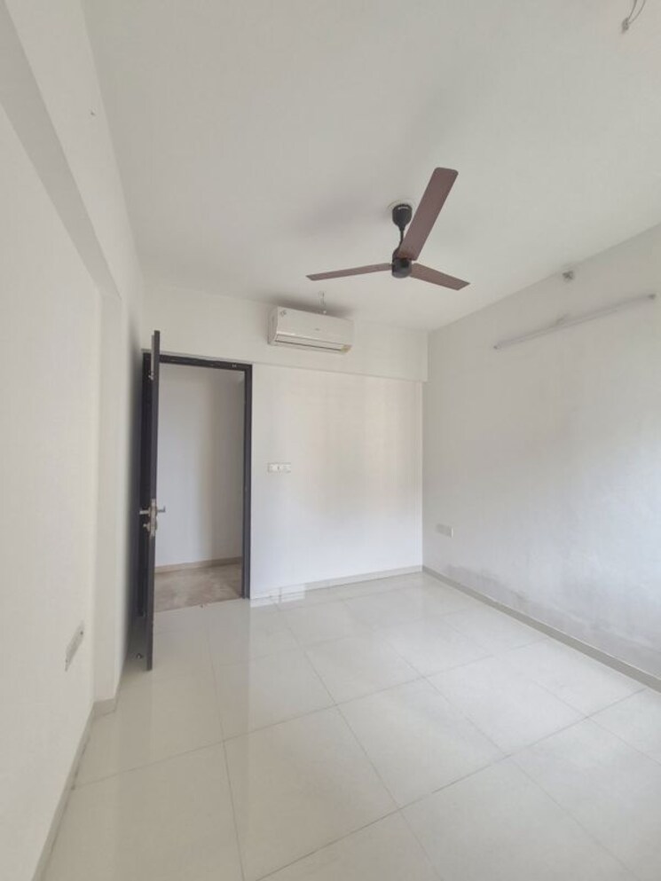 Room, lodha-amara 3 Bedroom 1176 Sq.Ft. Apartment In Kolshet Road Thane 9807493