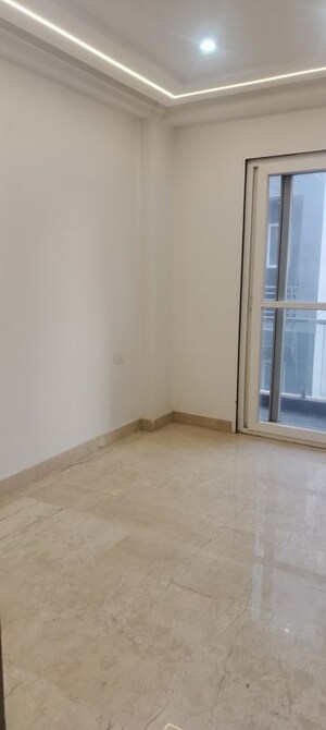 Room in 2 BHK Builder Floor at Janakpuri – for Sale