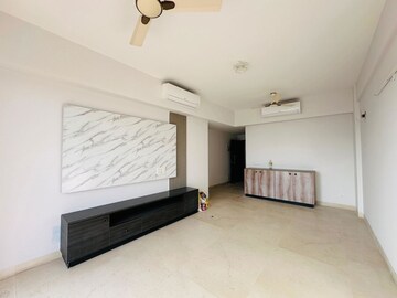 Room in 3 BHK Apartment at Puri Anand Villas Phase II, Sector 81 – for Rent