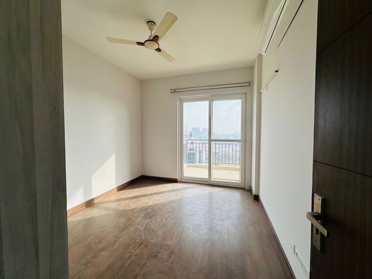 Room, puri-anand-villas-phase-ii 3 Bedroom 1940 Sq.Ft. Apartment In Sector 81 Faridabad 9807475