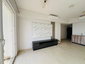 Room in 3 BHK Apartment at Puri Anand Villas Phase II, Sector 81 – for Rent