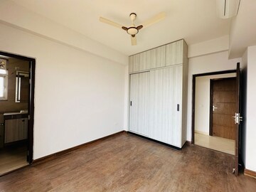 Room in 3 BHK Apartment at Puri Anand Villas Phase II, Sector 81 – for Rent