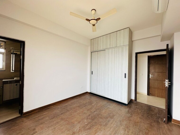 Room, puri-anand-villas-phase-ii 3 Bedroom 1940 Sq.Ft. Apartment In Sector 81 Faridabad 9807475