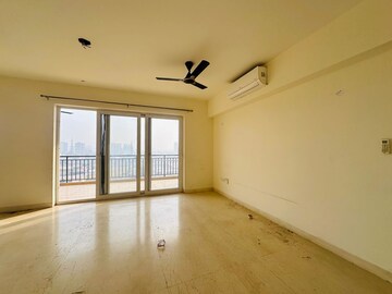 Room in 4 BHK Apartment at Puri Anand Villas Phase II, Sector 81 – for Rent