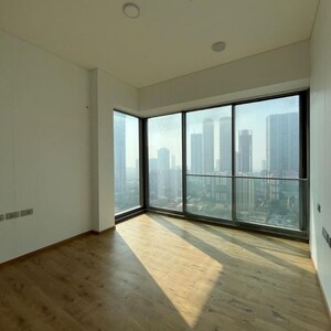 Room in 4 BHK Apartment at Rustomjee Crown, Gokhale Road – for Rent