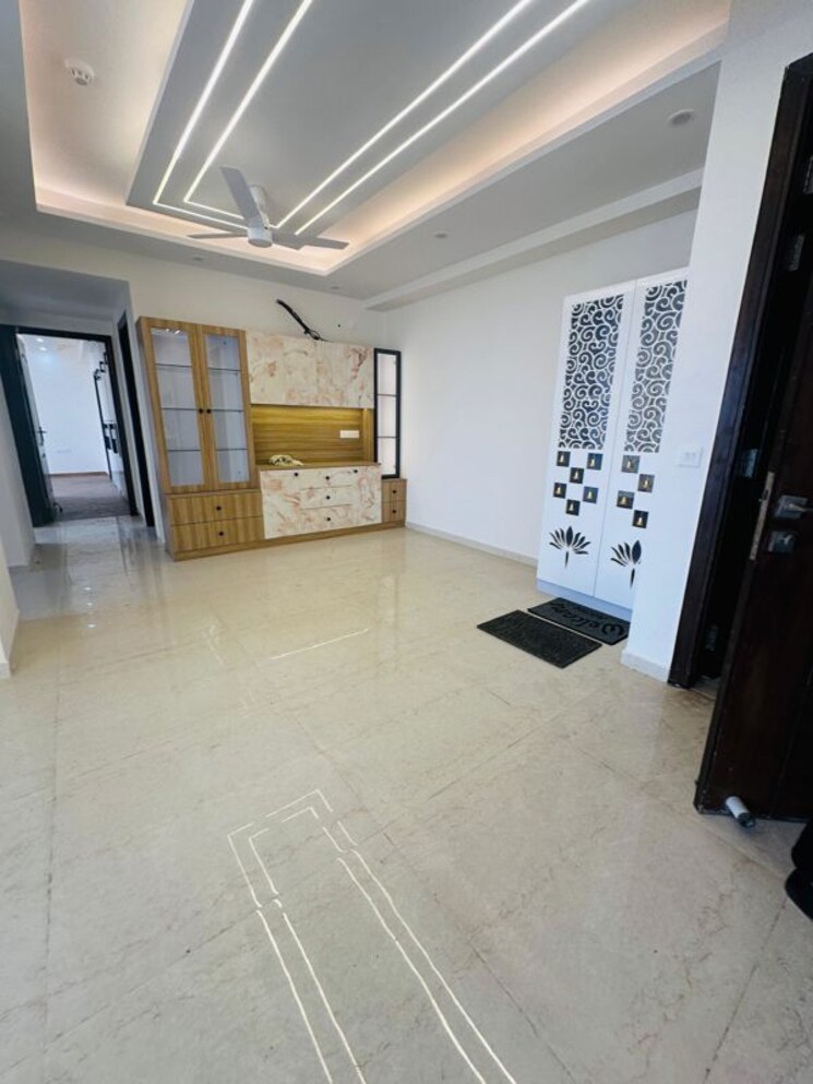 Living Room, omaxe-royal-residency-faridabad 3 Bedroom 1925 Sq.Ft. Apartment In Sector 79 Faridabad 9807511