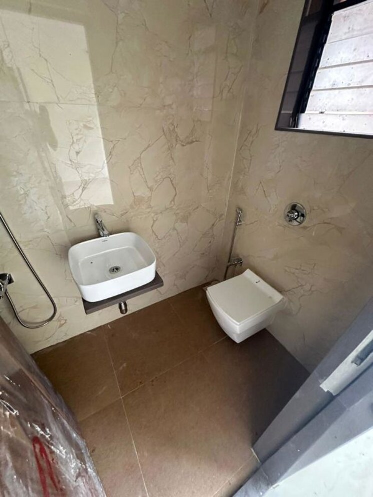 Bathroom, chaitanya-om-shivam 3 Bedroom 863 Sq.Ft. Apartment In Borivali West Mumbai 9766711